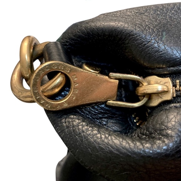 MARC BY MARC JACOBS Pebbled Italian Leather Convertible Crossbody Hobo Bag - Picture 7 of 11